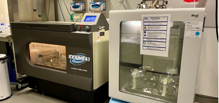Incubator Shakers Innova 43R andThermo Fischer MaxQ