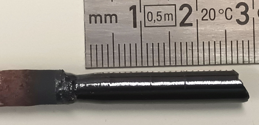 Ba3CoNb2O9 crystal - enlarged view