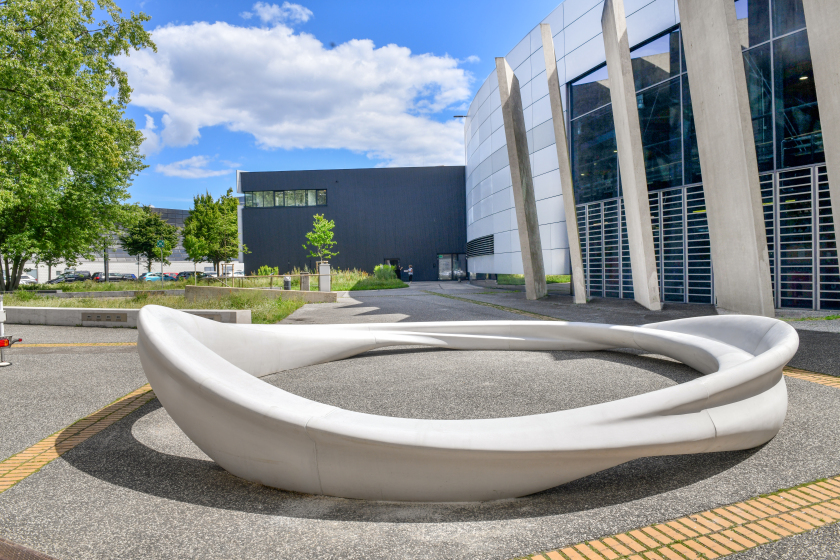 Neuronenbeschleuniger Skulptur - vergrerte Ansicht