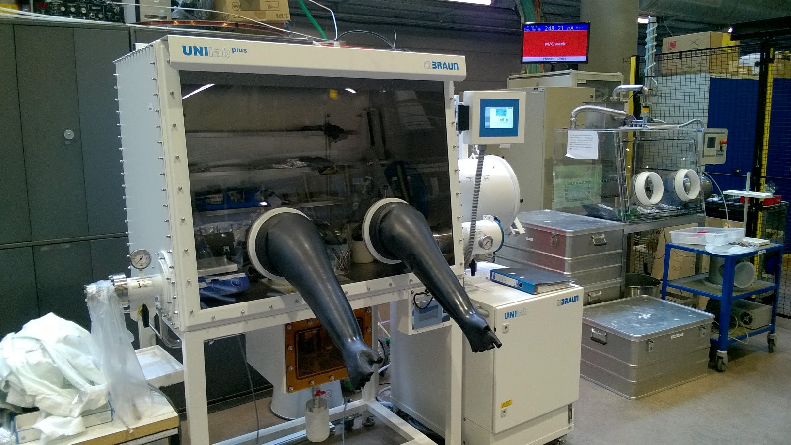 Glove box with integrated spin coater