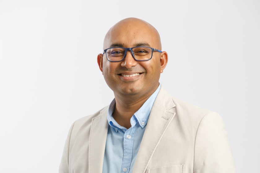 Mit Dr. Denzil Moodley kommt ein leitender Wissenschaftler aus dem Bereich Fischer-Tropsch bei Sasol Research and Technology an das HZB. Moodley wird am HZB seine Expertise einbringen, mit dem Ziel, den Innovationszyklus f&uuml;r nachhaltige Kraftstofftechnologien mit Fokus auf den Luftfahrtsektor zu beschleunigen.